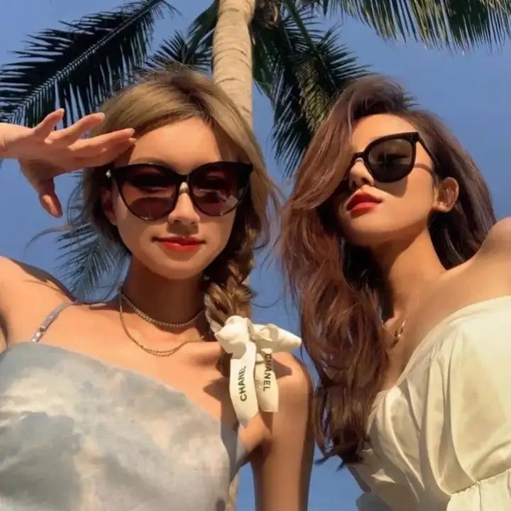 陆总别傲了，简小姐和顾总订婚了