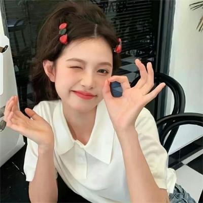 三针治好美人鱼，女帝封我绝世神医